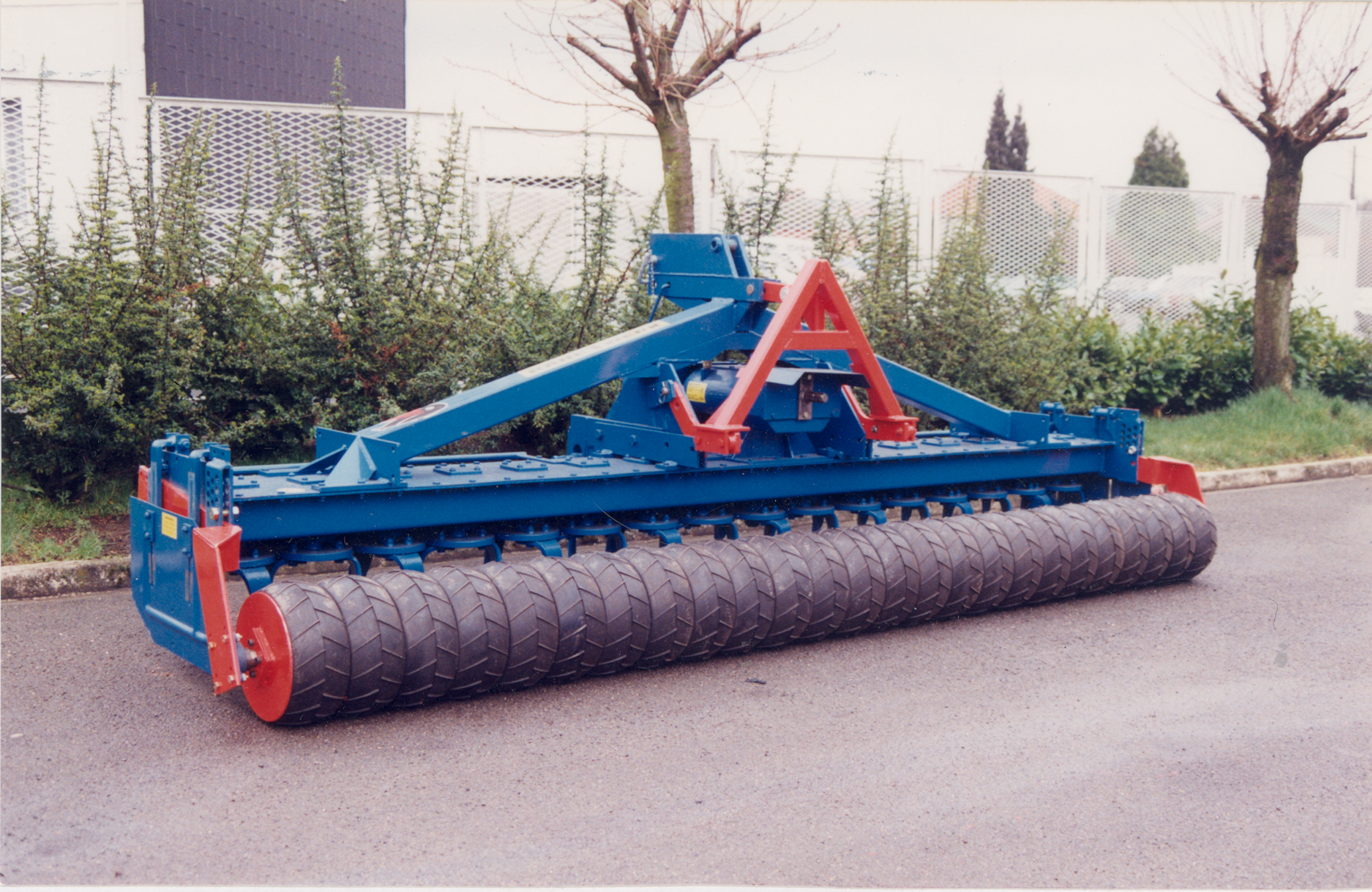 Conception et production du premier rouleaux semi-creux